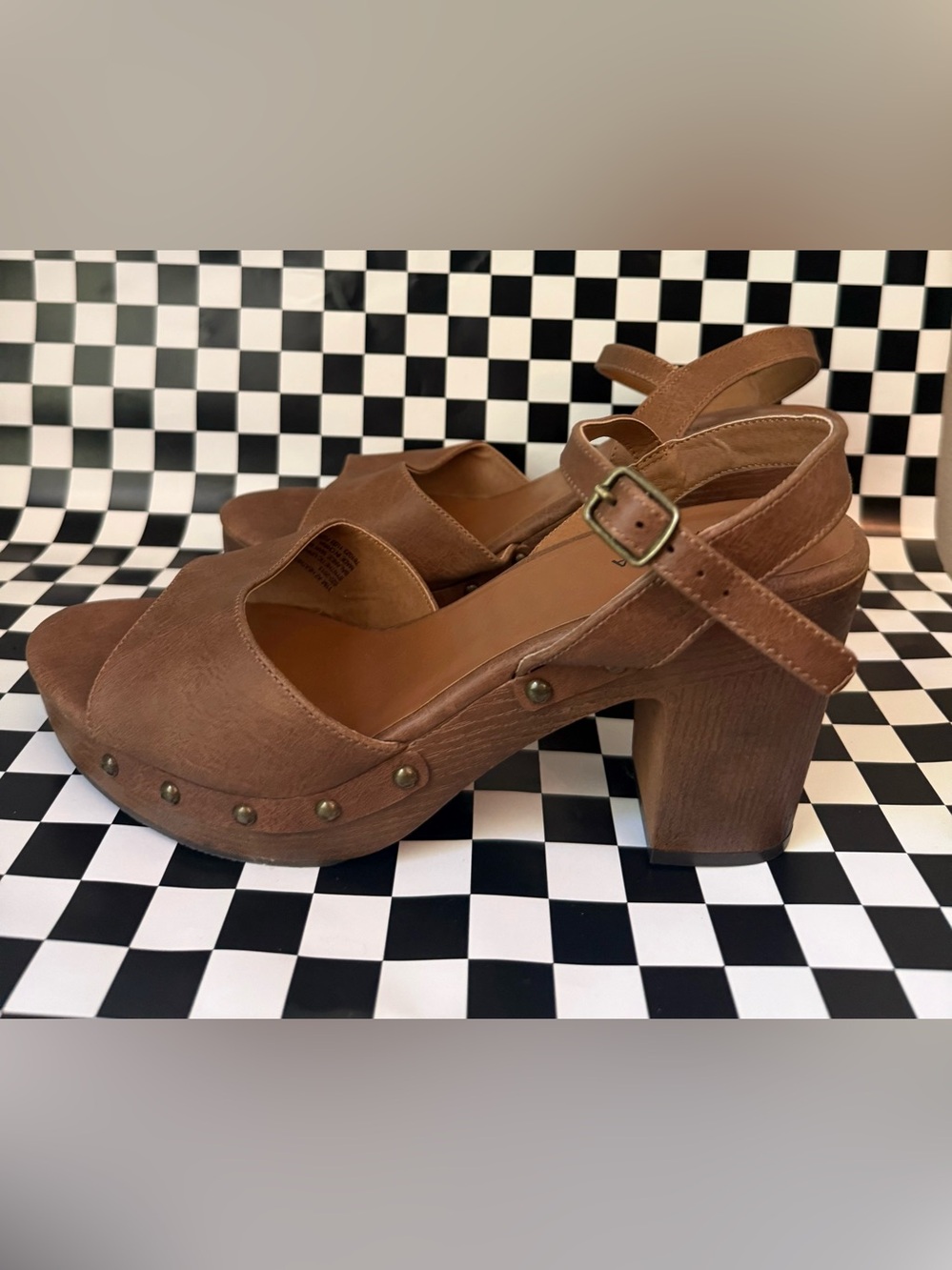 Arizona Jean Company Brown Woodgrain Platform Clog Heels